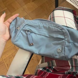 LULULEMON Belt Bag, light blue
